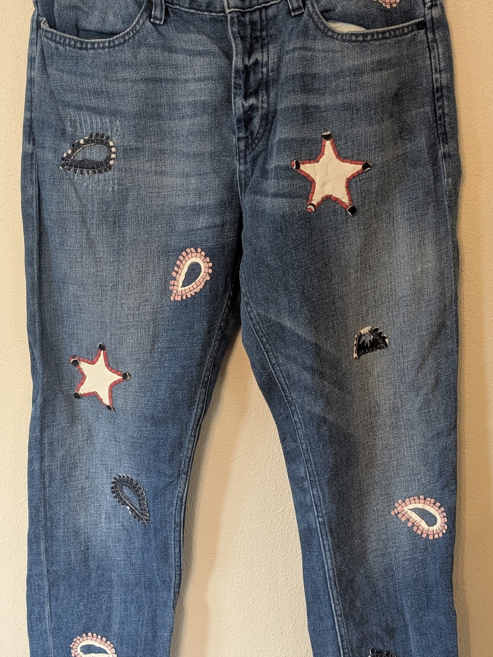 Embellished Blue Women's Jeans with Star & Paisley Appliqués